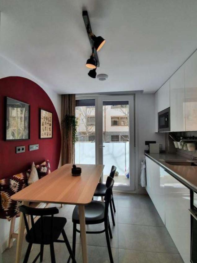 Apartamento Posets Apartment Хака Екстериор снимка